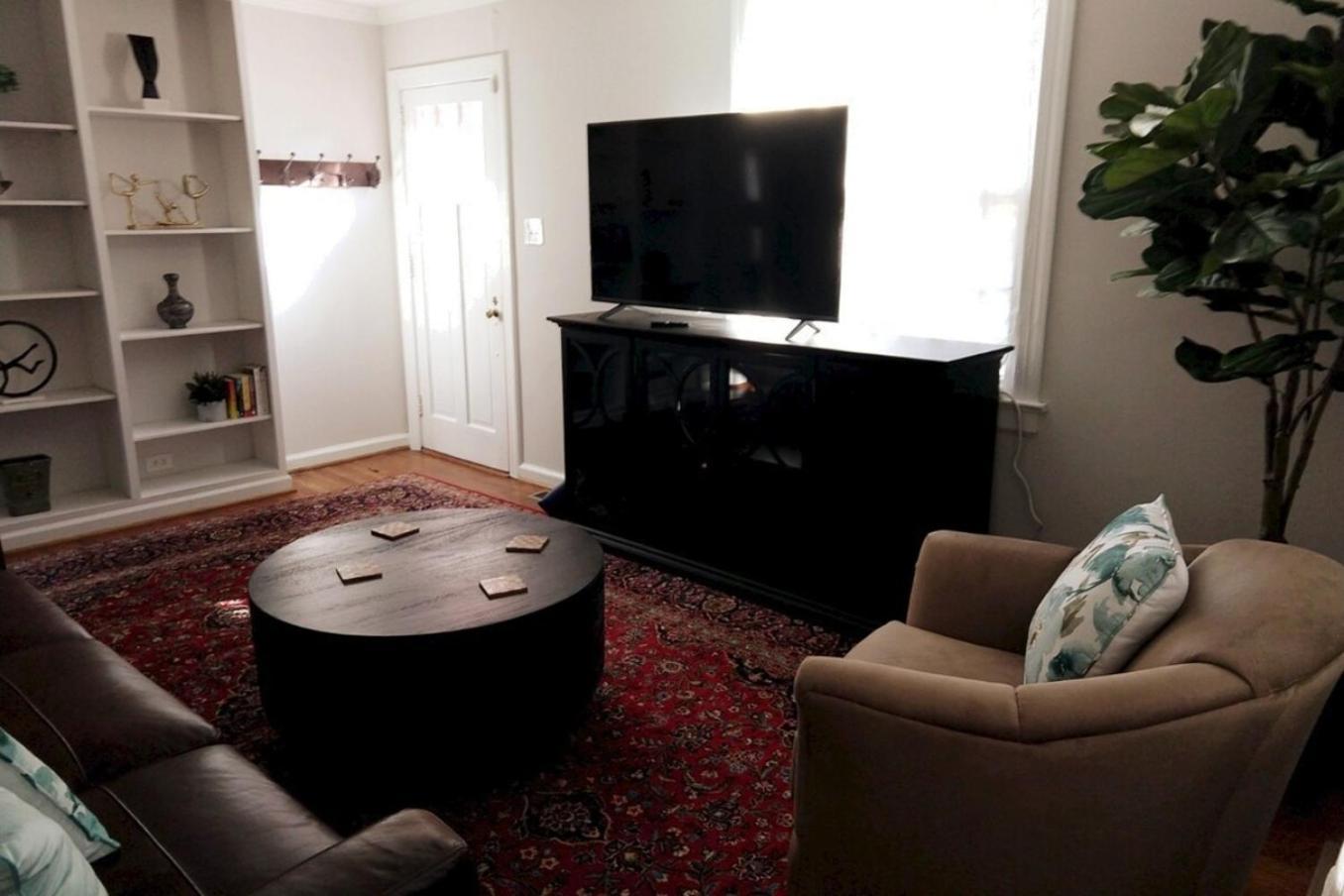 Charming Classic Cottage 2Br ダーラム エクステリア 写真