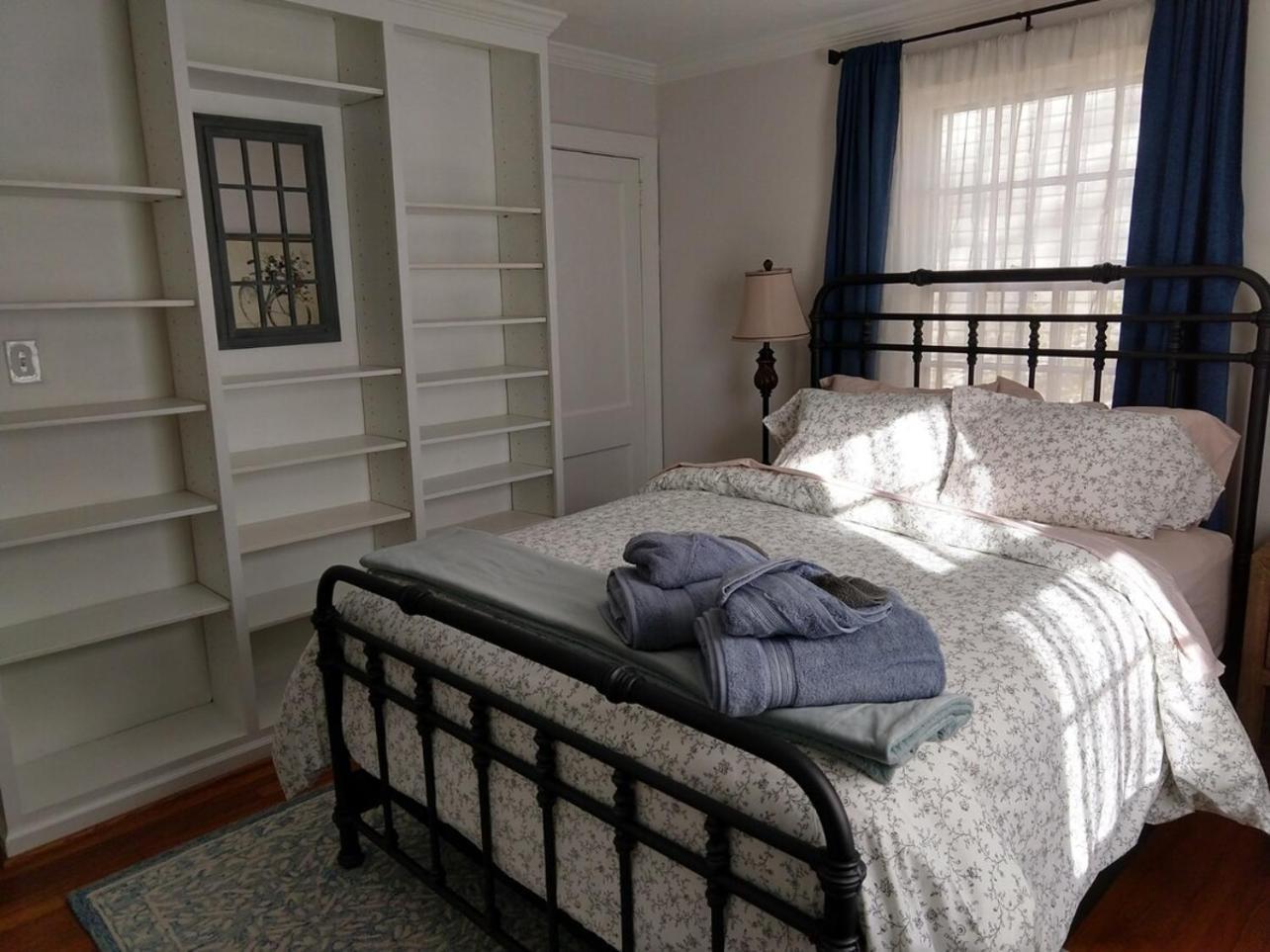 Charming Classic Cottage 2Br ダーラム エクステリア 写真